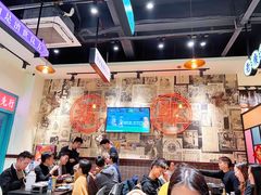 大堂-何妹湿辣牛肉·粤式烧烤砂煲(桂雅路店)