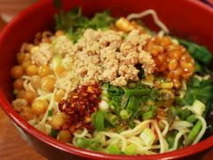 重庆小面-爆炸头阿姨小四川正宗川味小吃(无任何分店)