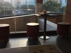 靠窗位-麦当劳(乳山路店)
