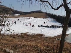 -秦皇古道滑雪场