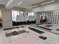 -OM瑜伽教练培训学院