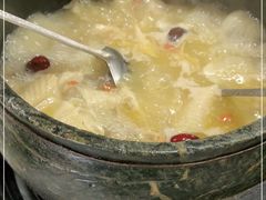 -鲁朗纳麦石锅鸡庄园