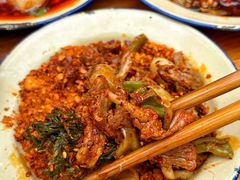 -拈签一笑黄牛肉辣卤串串