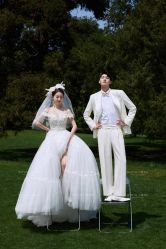 点击看大图 俏皮可爱-挪娅婚纱摄影皇家会所