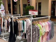 -王府井奥莱临潼小镇(临潼店)