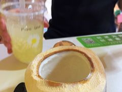 -志龙皇冠吃货椰子铺