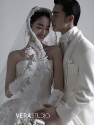 -至臻微拉婚纱摄影