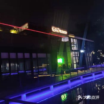 龙岗开了家氛围感很好的米其林餐厅！
