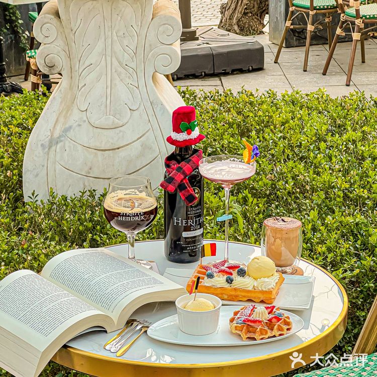 青岛八大关老洋房里的餐厅,好有氛围🕯️🎄🏰