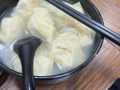 三鲜大馄饨-万寿斋(山阴路店)