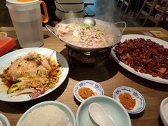 -肖四女乐山跷脚牛肉(滨江天街店)