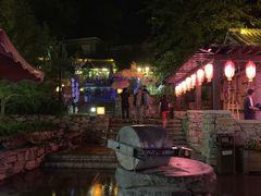 -百里峡七彩艺术小镇