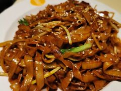 干炒牛河-龙记烧腊茶餐厅(常德路店)