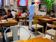 大堂-渝是乎酸菜鱼·川渝小炒(新世界百货望京店)
