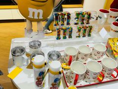 -m豆巧克力世界(上海世茂广场店)