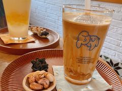 凤梨冰拿铁-春风十里咖啡馆