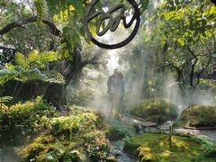 -Chom Cafe and Restaurant