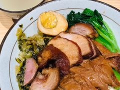 猪手拼大肠饭-狮头牌卤味研究所·卤味饭(花城汇南区店)