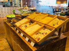 自助取餐区-广州中心皇冠假日酒店-环市食坊·海鲜自助餐厅