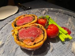 惠灵顿牛排-弦月窗LUNETTE BY AMANDA(复兴路店)