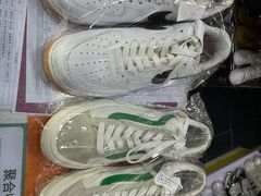 -翰皇直营洗衣洗鞋(望京鹿港店)