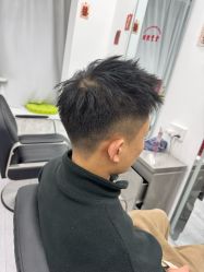 -LILI·HAIR SALON理理造型