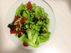 木耳丝瓜炒毛豆-姐妹食尚朴宿