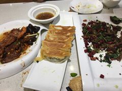 -闫府私房菜(经四路万达店)