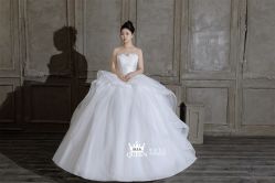 点击看大图 -艾拉·女王婚纱礼服馆