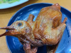 红烧乳鸽-煲煲掂风味煲仔饭餐厅(西区店)