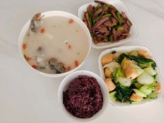 -爱的果实月嫂育婴师(世纪东方店)