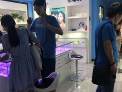 -提一眼镜·蔡司·依视路(小寨店)