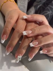 -丽心自助美甲美睫