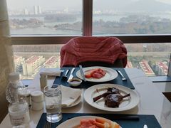 -湖景知味西餐厅•自助餐• 轻食(南京金茂威斯汀大酒店)