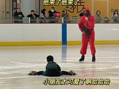 -冰纷万象滑冰场(沈阳万象城店)