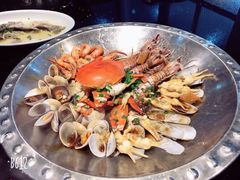 -新天明砂锅鱼头煲