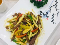 藕尖炒牛柳丝-宜宾海鲜酒家·三十年老字号