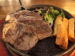 石板T骨牛排-Let's Taipei 非常烘焙(太古里店)
