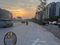 -深圳富苑皇冠假日套房酒店