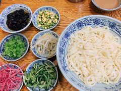 老北京炸酱面-门框胡同百年卤煮(新街口店)