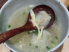 鱼籽鲜虾小馄饨-陈家生煎(世茂双子塔店)