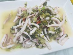 本地鱿鱼炒雪菜-金海湾海鲜排档(朱家尖店)
