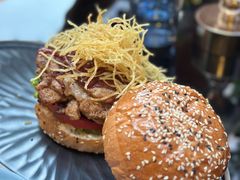 BBQ酱烤鸡腿汉堡-Let'sBURGERplus·非常创意汉堡(三里屯店)