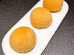 酥皮山楂叉烧包-蝴蝶里·粤菜·点心(龙湖天街&滨江店)