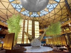 -上海滴水湖皇冠假日酒店