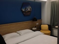 -大连米朵精选酒店(人民路港湾广场地铁站店)