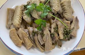 White Braised Chicken Wing