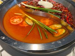 -茅草房·河畔园林火锅