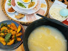 -花馬肆.云南过桥米线(汉神购物广场现场熬汤店)