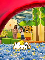 -莫莉幻想儿童乐园(武汉保利广场店)